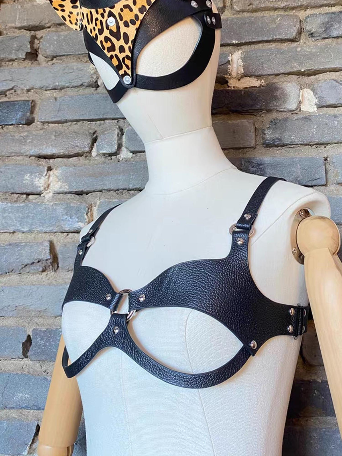 Handmade Personalized Cut-out Leather Bra for women,Genuine Leather Chest Harness,Body Cage,Custom Fetish Wear.High-End Leather Accessory