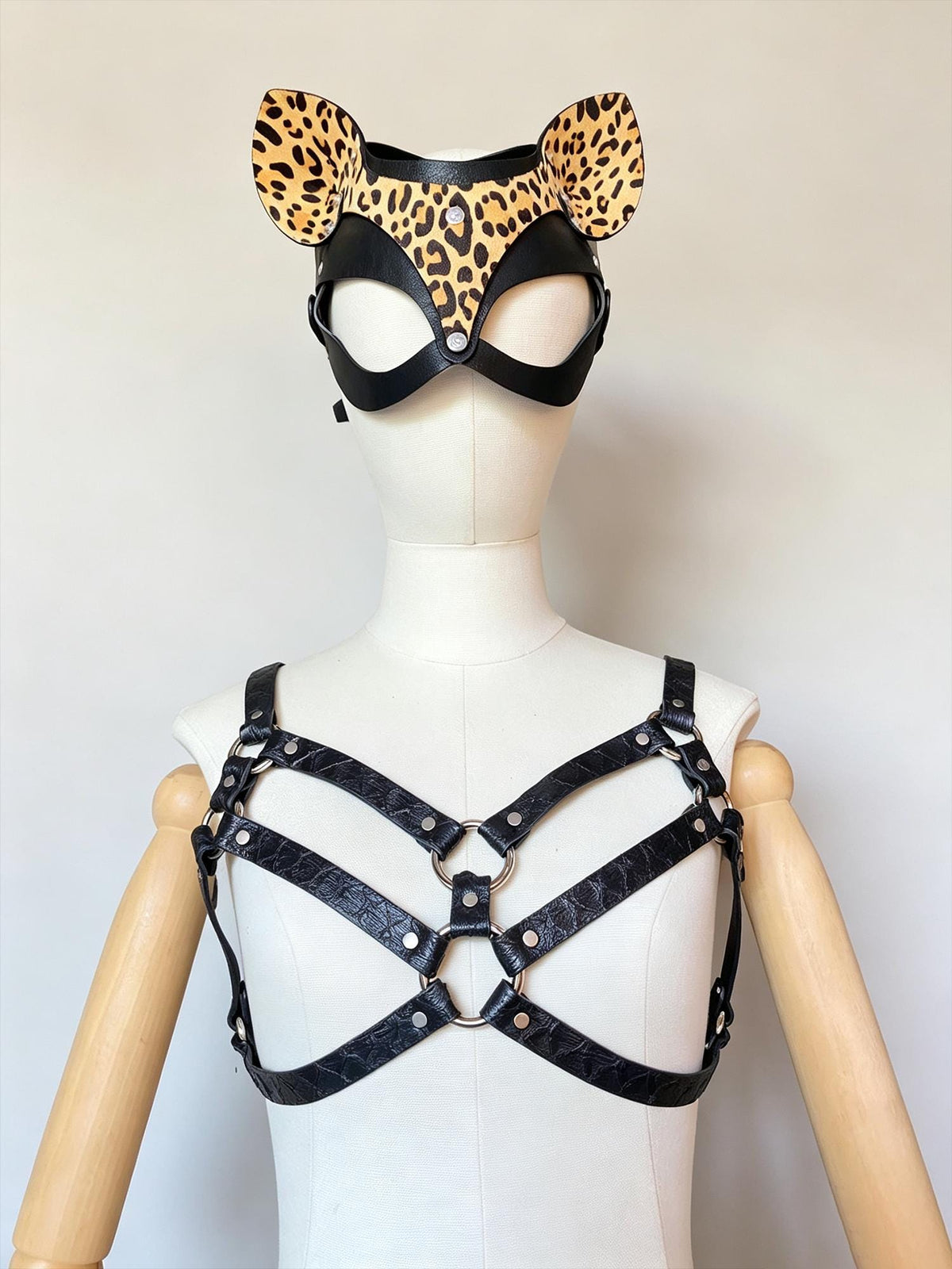 Handmade Genuine Leather Cutout Bra for Women, Open Cup Harness,Steampunk Gothic Underbust Waist Cincher,Stage Clubwear,gift for her