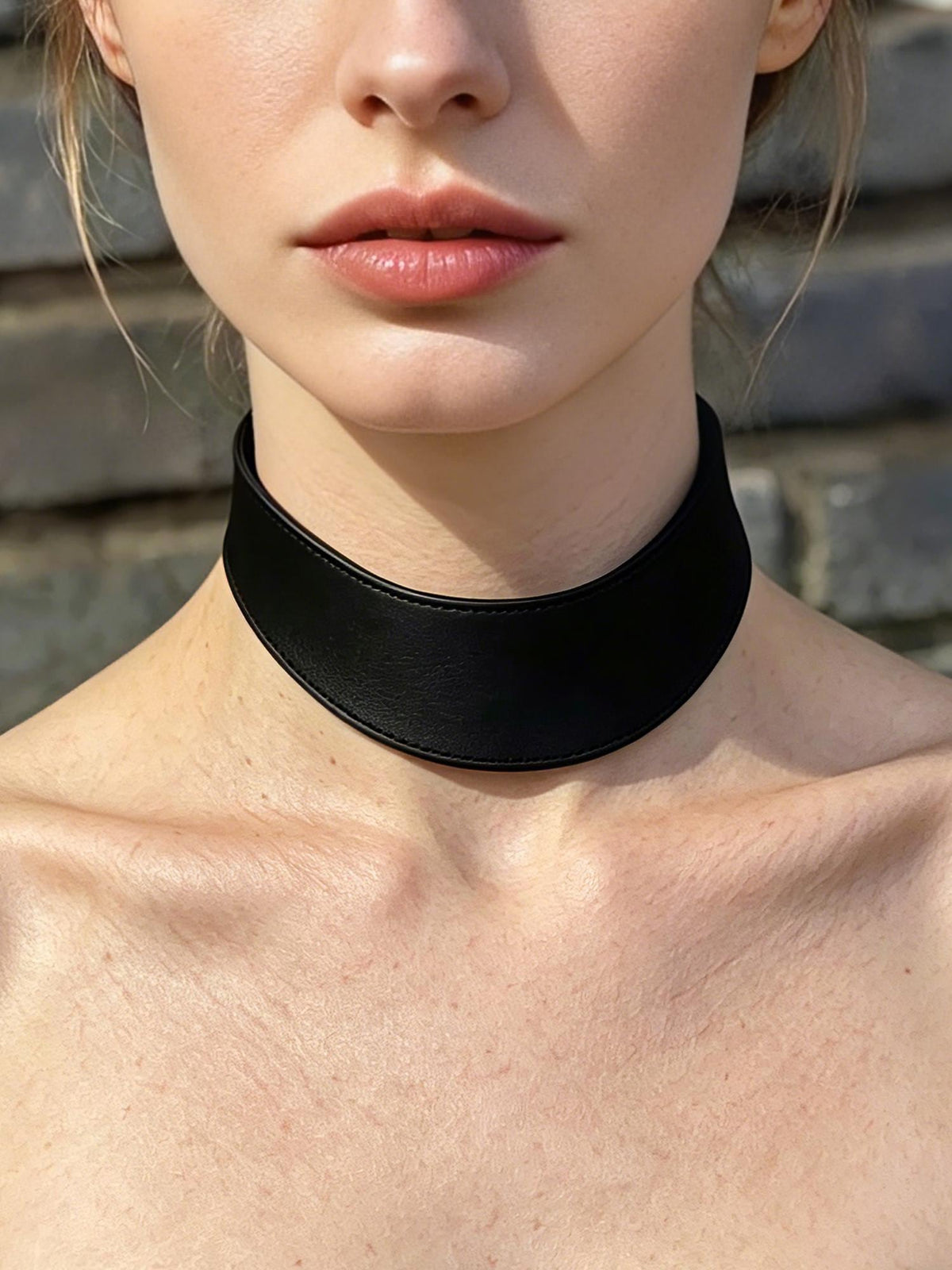 Handmade Personalized Black Italian Real Leather Choker necklace for Men,Minimalist Buckle Design,Engraved collar for Women,Gift for Her